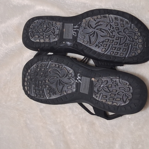 Skechers Black Casual Sandals with X-Pattern Straps - Picture 6 of 6